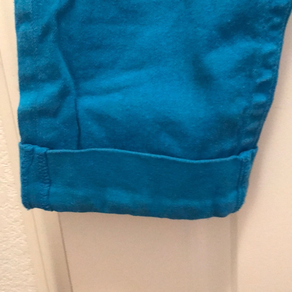 Capris - Picture 3 of 8